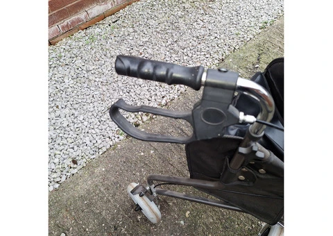 COOPERS three wheeled walker. Mobility aid. - 8/9