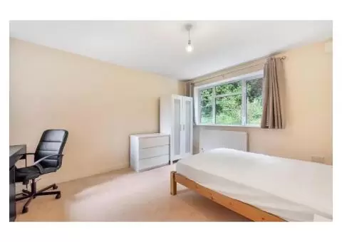 Oak Hill Grove: Perfect Student Accommodation in London - 1/4