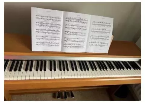Yamaha Digital Piano - 3/4