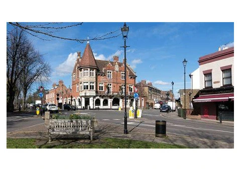 £95,000 / 4bed / 2bath - 600m2 - Selling my share of a nice North London house