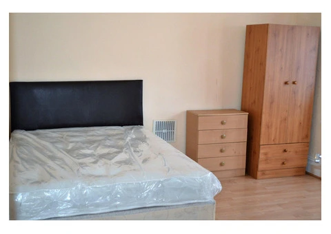 Explore Student Accommodation at Duncan Road, Manchester - 3/4
