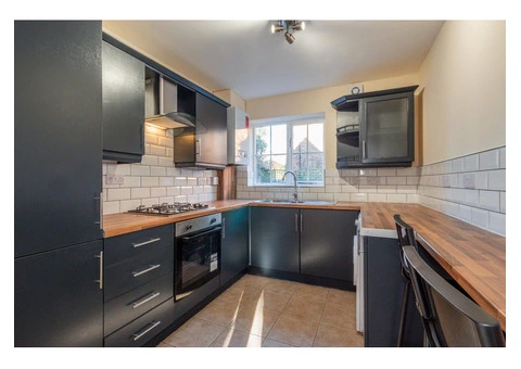 Top Student Accommodation at Chervil Close, Manchester - 2/3