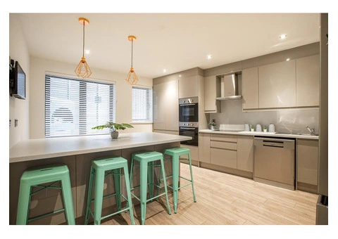 Discover Affordable Student Housing on Trippet Lane, Sheffield - 2/4