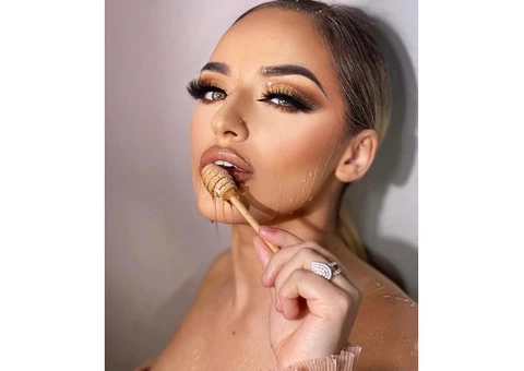 Glam Make Up Artist, London-based and can travel. Message for more details <3 - 7/10