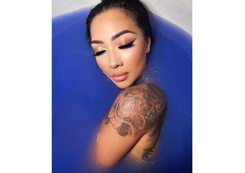 Glam Make Up Artist, London-based and can travel. Message for more details <3 - 8/10