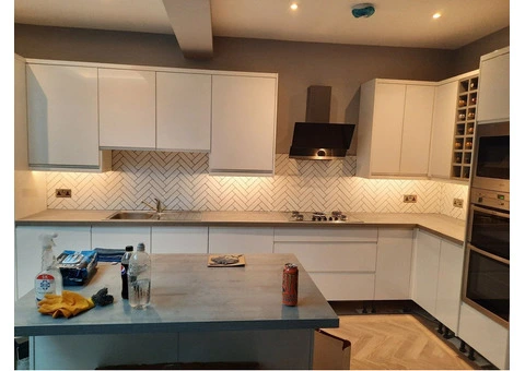 Expert Kitchen Floor Tiling Services – Top Moda Tiling Services