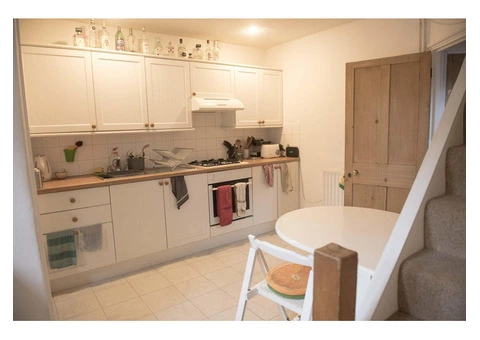 Best Student Accommodation on Victoria Road, Farnham - 3/4