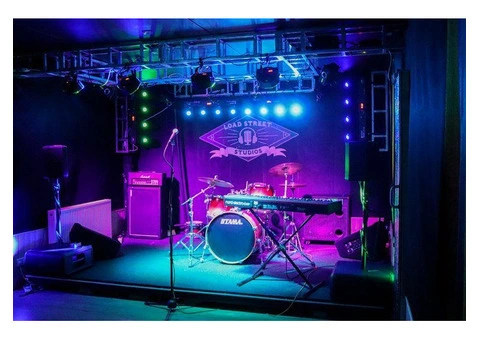 Get Professional Stage Suppliers in the West Midlands With Us