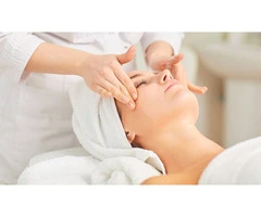 Get Luxury Skincare & Facials in North London From Mel’s Glow House!