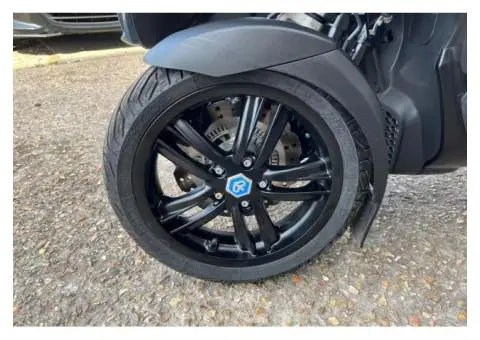 2022 Piaggio MP3 300 300 Sport HPE E5 Petrol Automatic - 2/7