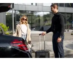 Luxury Airport Chauffeur in Dubai By RolDrive – Travel in Elegance & Comfort