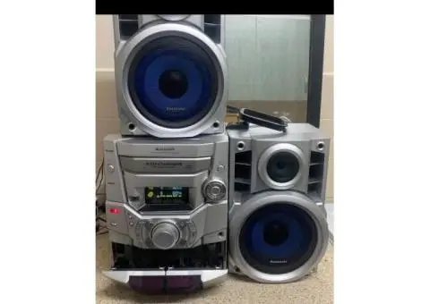 Panasonic SA-AK210 5-CD Changer Stereo System - 1/3