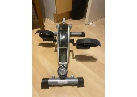 DeskCycle 2 – Hardly Used – With Screen – Open to Offers - 2/5