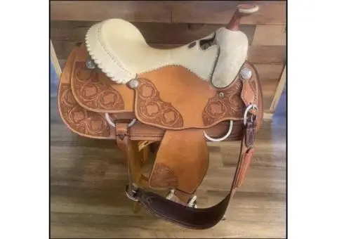 Quality Horse Saddles - 2/2