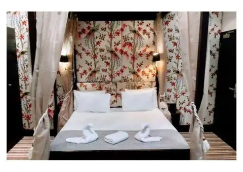 Relax in Comfort: Suite En-Suite at Edward Hotel Paddington