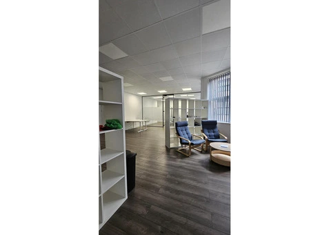 Modern Commercial Suite Available – Suite 5, 49A Vaughan Way, Leicester, LE1 4SG - 4/6