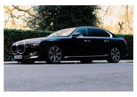 Premium Chauffeur Service in London – Travel in Style