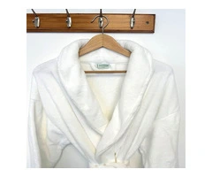 Luxurious White Fleece Dressing Gown – Soft & Fluffy Robe for Ultimate Comfort