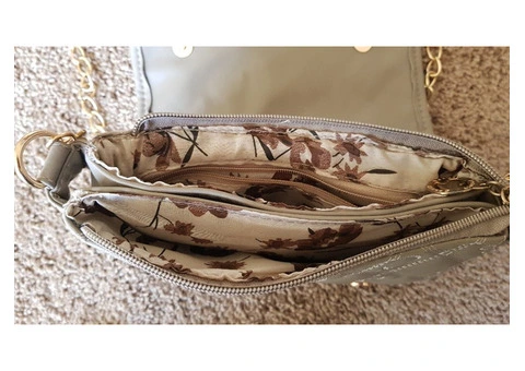 Ladies grey evening shoulder or clutch handbag as new - 3/4