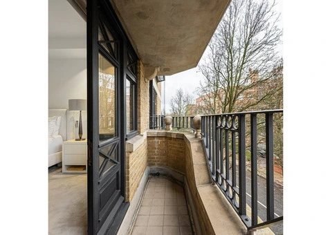 FOR SALE: Luxurious 4-Bedroom Apartment – PARKWOOD POINT, ST JOHN’S WOOD, NW8 - 3/5
