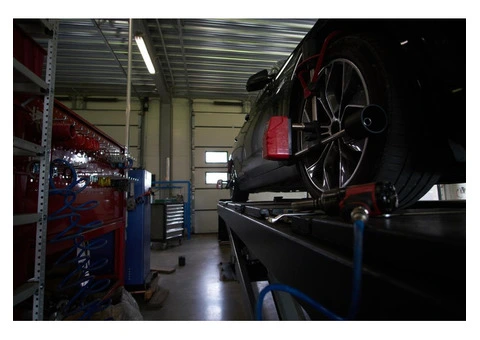 Choose Alloy Refresh for Expert Alloy Wheel Repair Wolverhampton