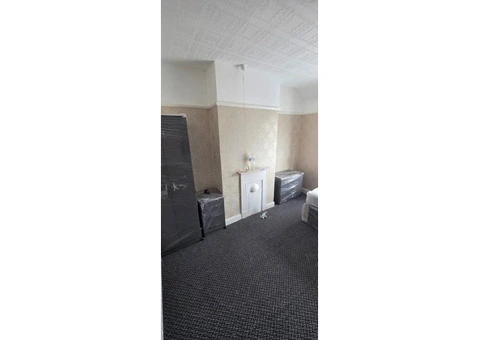 Refurbished 4-Bedroom Home in Aston – Bills Included – UC/DSS Welcome - 5/5