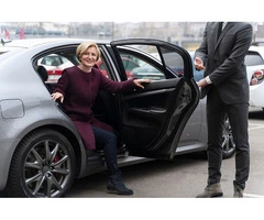 Gatwick to Luton Transfer Chauffeur Service