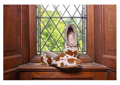 Comfortable & Stylish Sheepskin Slippers – Perfect for UK Winter Comfort