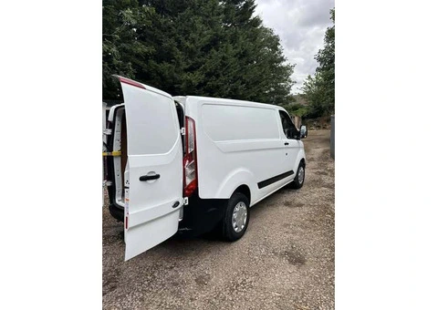For Sale: 2018 Ford Transit Custom 300 Base Panel Van – Low Mileage, Excellent Condition - 4/6