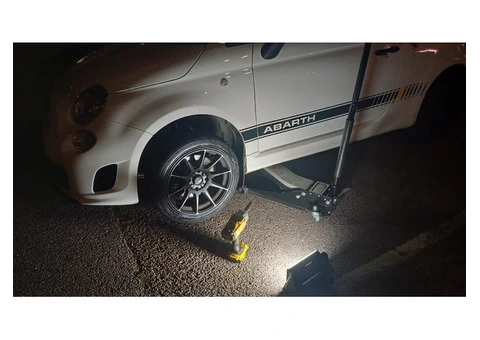 Mobile tyre fitting service - 11/23