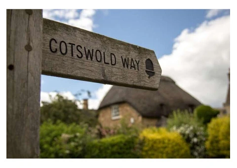 The tailor-made Day trips to Cotswolds offer direct pickups in luxury AC coaches and minivans