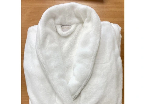 Luxurious White Dressing Gown – Polar Fleece Comfort