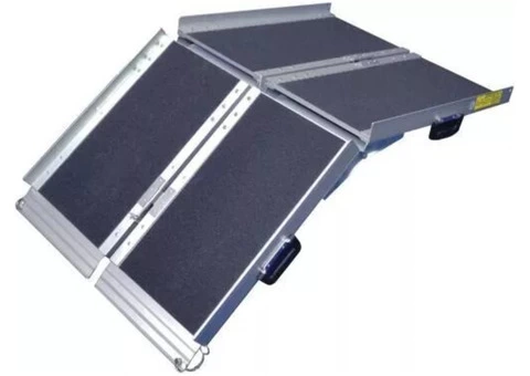 A non-slip and folding ramps are easy to carry.