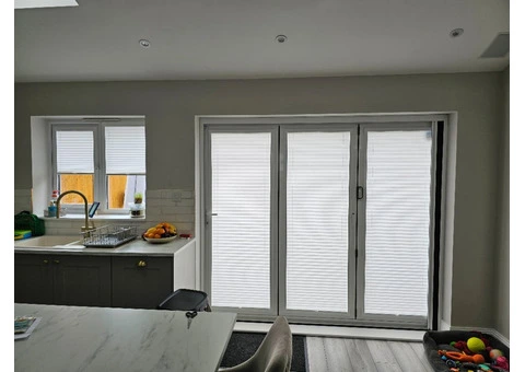 HomeDecisions Blinds & Curtains - 2/4
