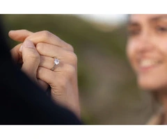 A Luxury Christmas Gift: Lab Grown Diamond Ring by Layla Diamonds