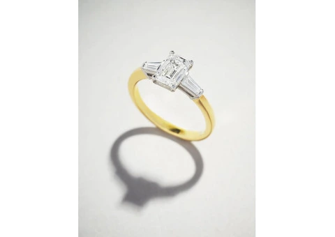 Shop 100% 2ct Emerald Lab Grown diamond ring | Layla Diamonds