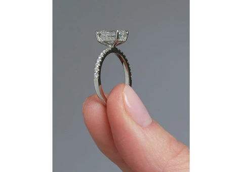 Shop 2ct Emerald Lab Grown Diamond Ring | Layla Diamonds
