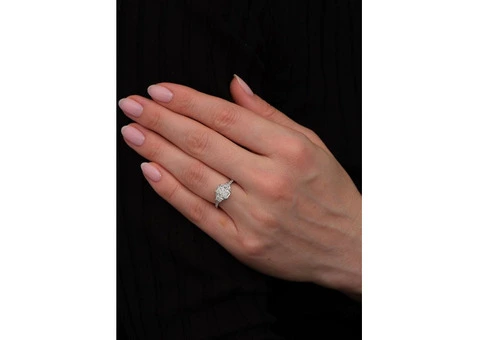 1.50ct Radiant Cut Diamond Ring – Stunning Trapezoids Trilogy