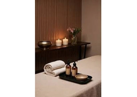 Male masseur for females and couples - 1/3