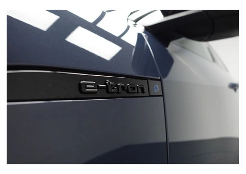 2023 AUDI Q8 E-TRON 55 Black Edition SUV 5dr Electric Auto Quattro - 17/25