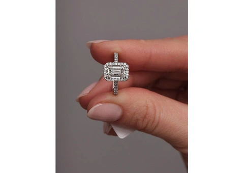 How to Choose the Best Emerald Cut Engagement Ring | Layla Diamonds