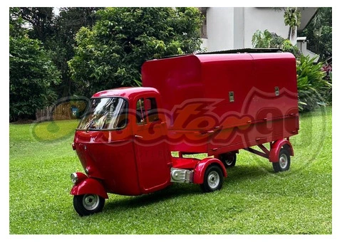 Ape Vespa Bajaj Wings Box Red Iconic Classic ThreeWheeler - 1/13