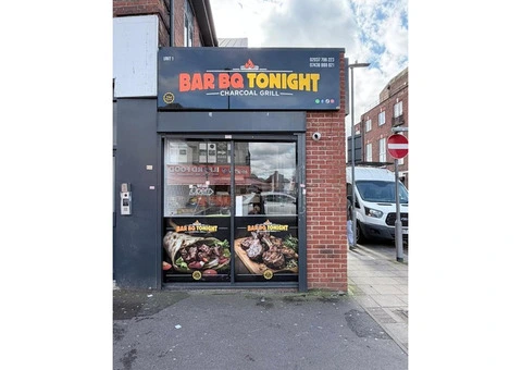 Eye-Catching Custom Signage in London - 1/6
