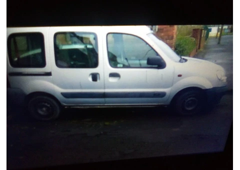 Renault Kangoo1.5dci 05 model WAV Silver Spares or Repairs - 2/2