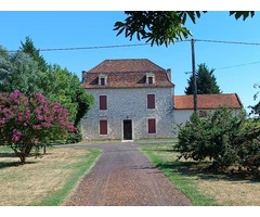 Spacious 4-Bedroom Family Home | 6,650 m² Landscaped Park | Large Garage & Development Potential