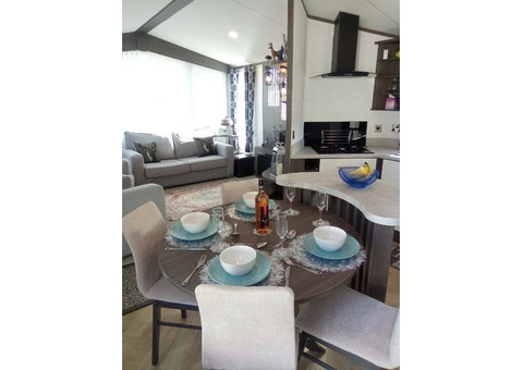 Atlas Status 2020 2 Bed Holiday Home On site - 10/18