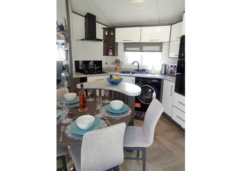 Atlas Status 2020 2 Bed Holiday Home On site - 11/18