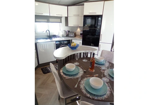 Atlas Status 2020 2 Bed Holiday Home On site - 12/18