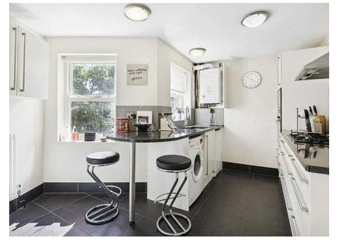 LIGHT DOUBLE ROOM - EN-SUITE - ISLEWORTH - CLOSE TO WEST MID HOSPITAL - 1/7