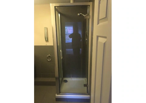 LIGHT DOUBLE ROOM - EN-SUITE - ISLEWORTH - CLOSE TO WEST MID HOSPITAL - 4/7